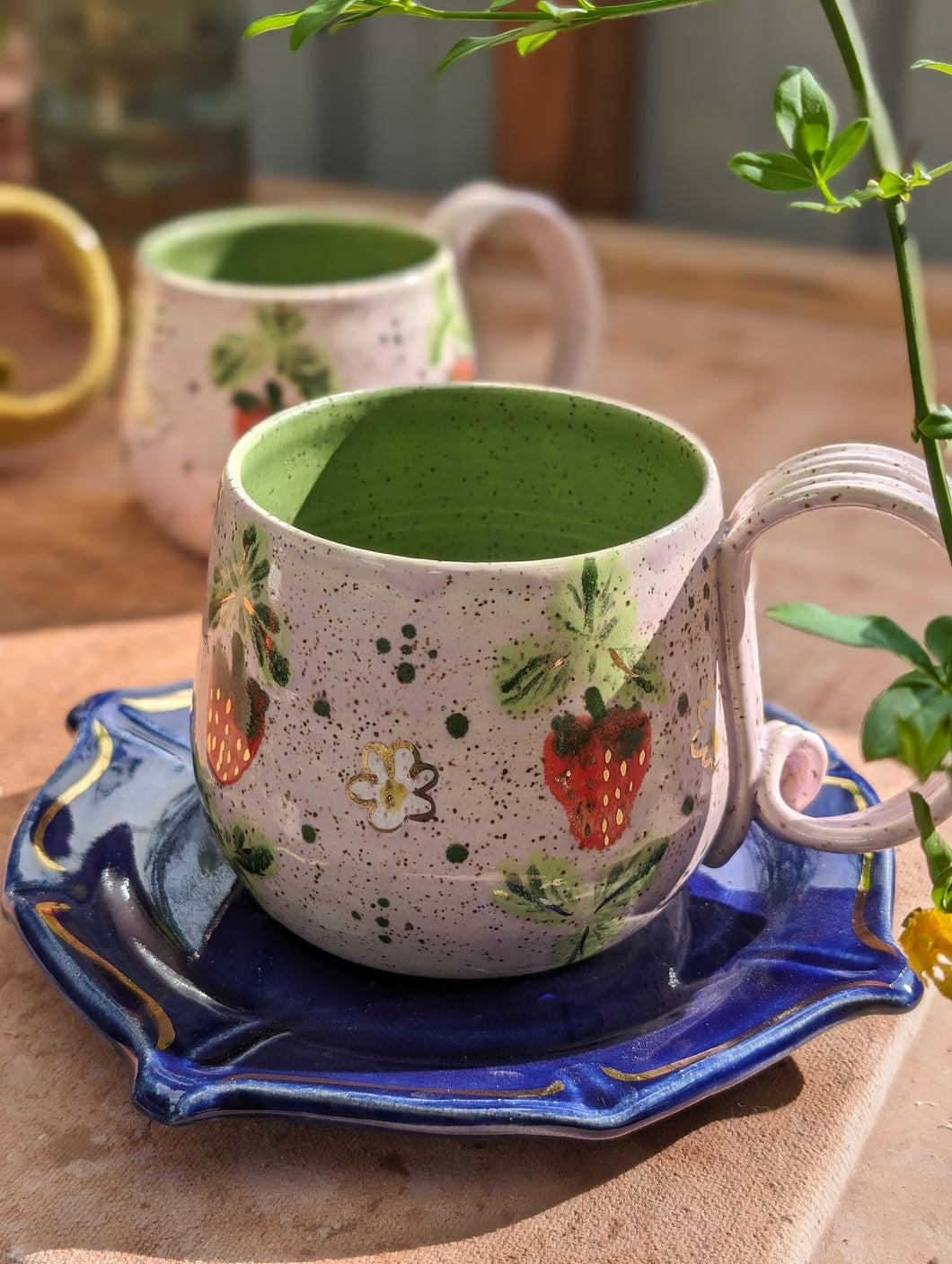 Garden Strawberry Mug w/gold (Pre-order)