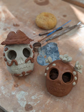 Load image into Gallery viewer, Luminary Hand Building Class
