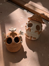 Load image into Gallery viewer, Luminary Hand Building Class
